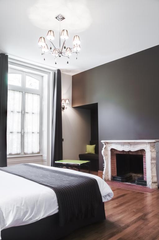 Chateau De Champlong Table Hotel **** Golf & Spa Villerest  Zimmer foto