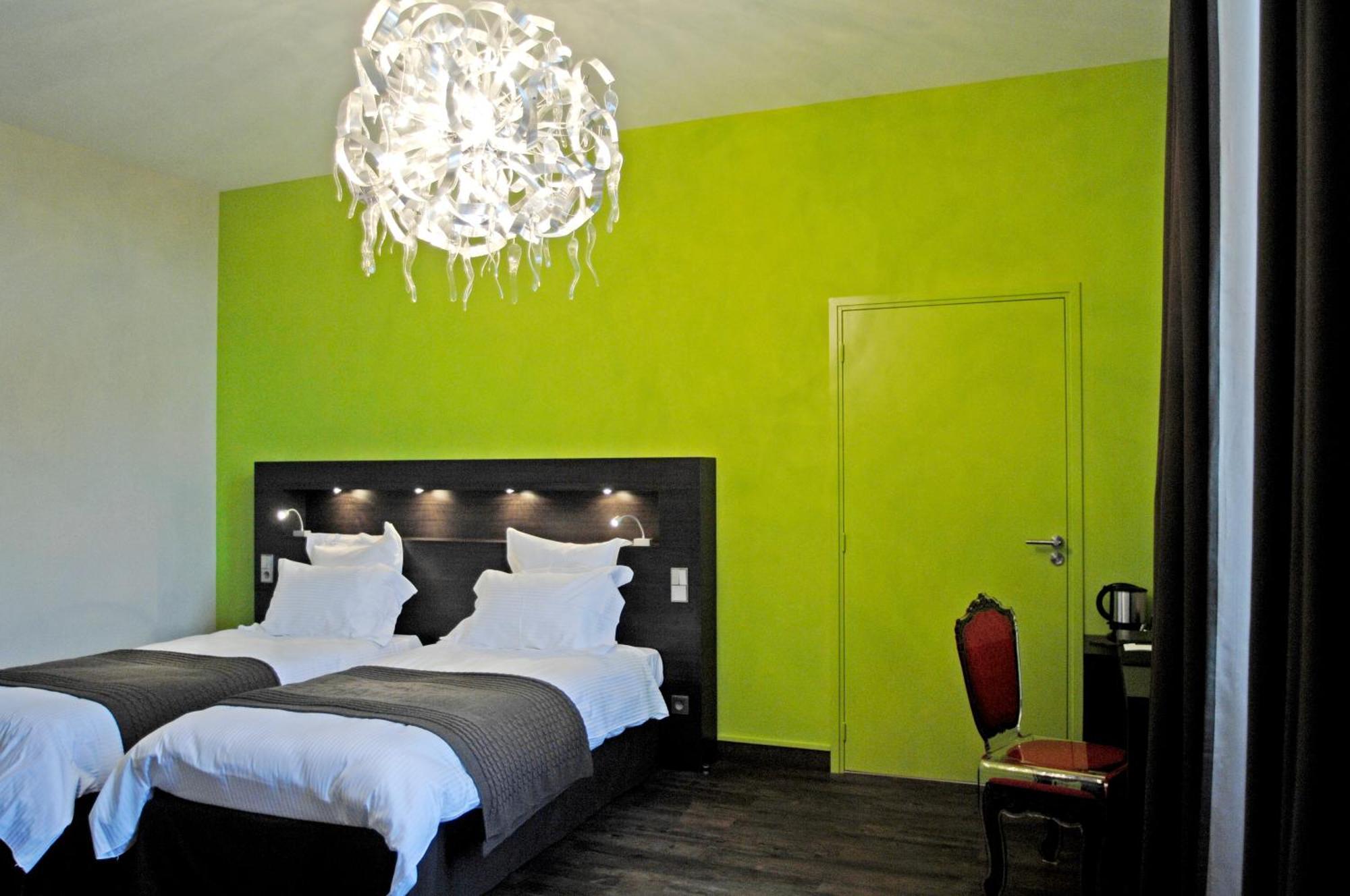 Chateau De Champlong Table Hotel **** Golf & Spa Villerest  Exterior foto